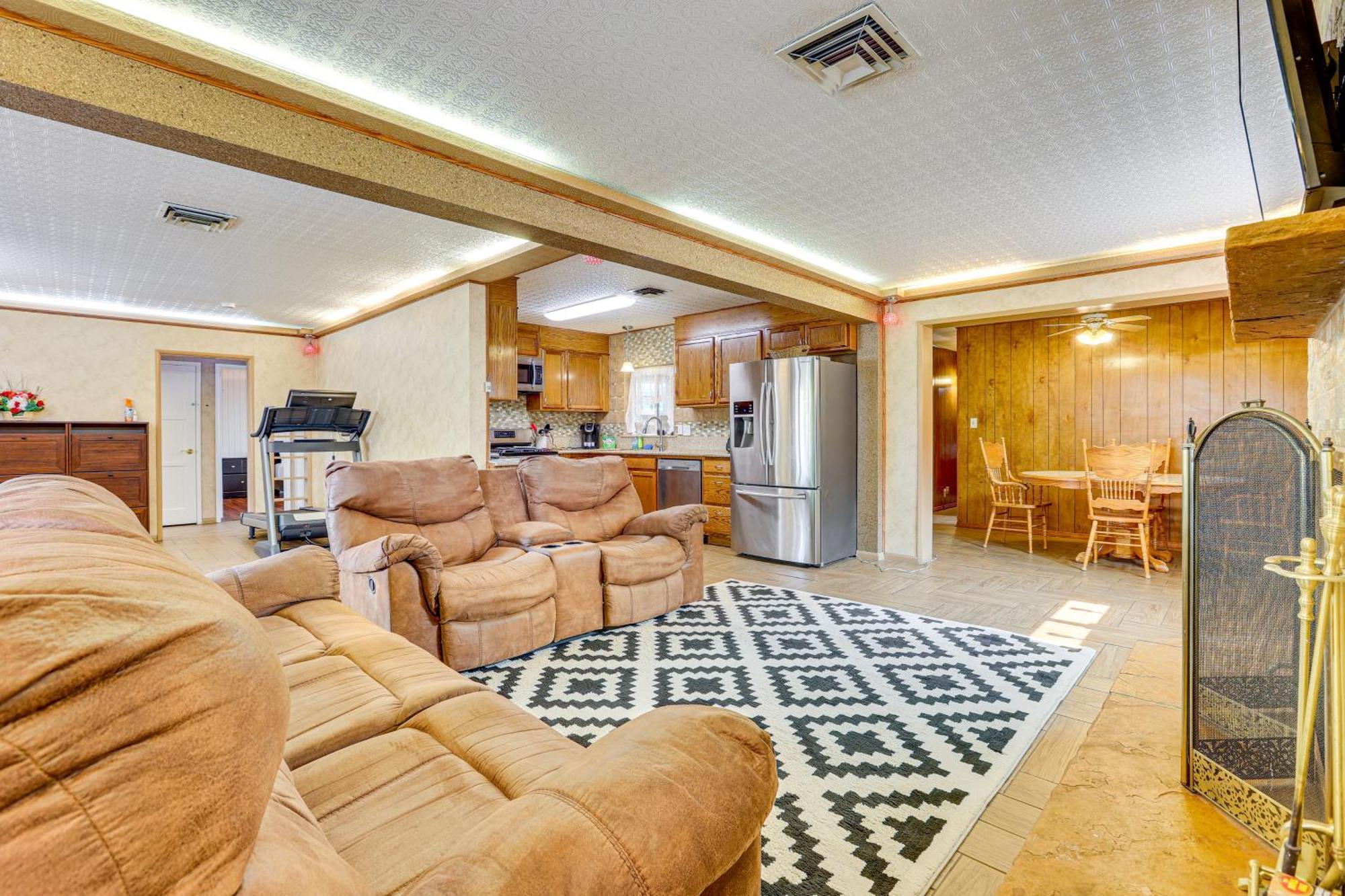 Pet-friendly Near Downtown Henderson Ferienhaus